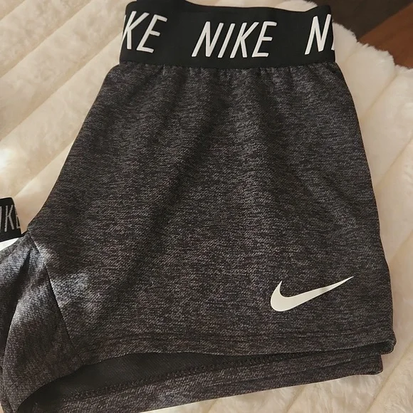 2pc Set Nike - Picture 2 of 3